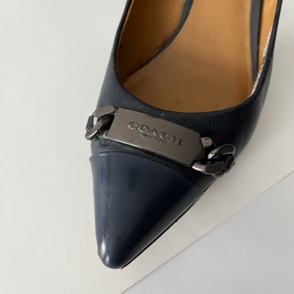(*2 for $30) Leather Coach Navy Pumps size 6 - Picture 3 of 14